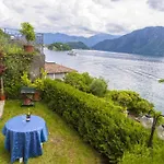 Frontlake With Balcony 아파트 살라코마시나